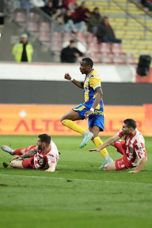 Photo 30.10.2025, 19 28 36_533x800