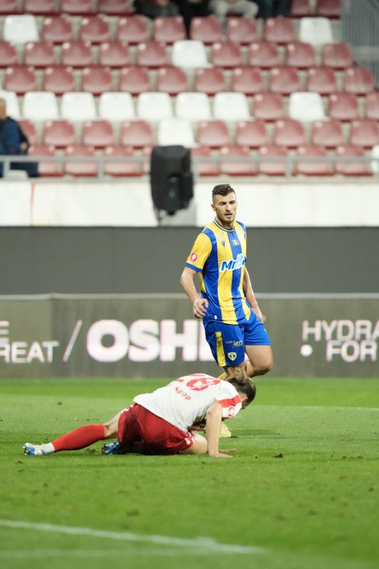 Photo 30.10.2025, 19 36 49_533x800