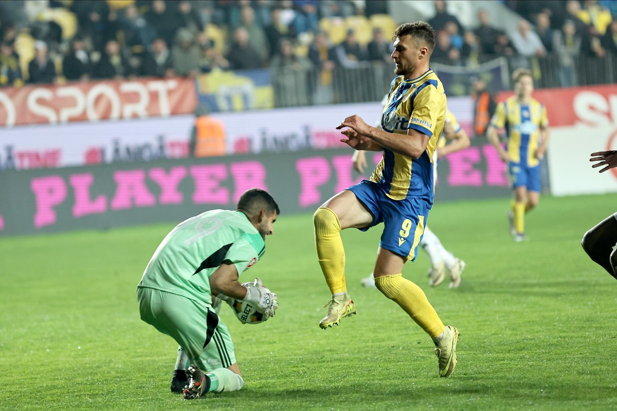 Adi Chica Rosa – IOaniss Anestis_1200x800