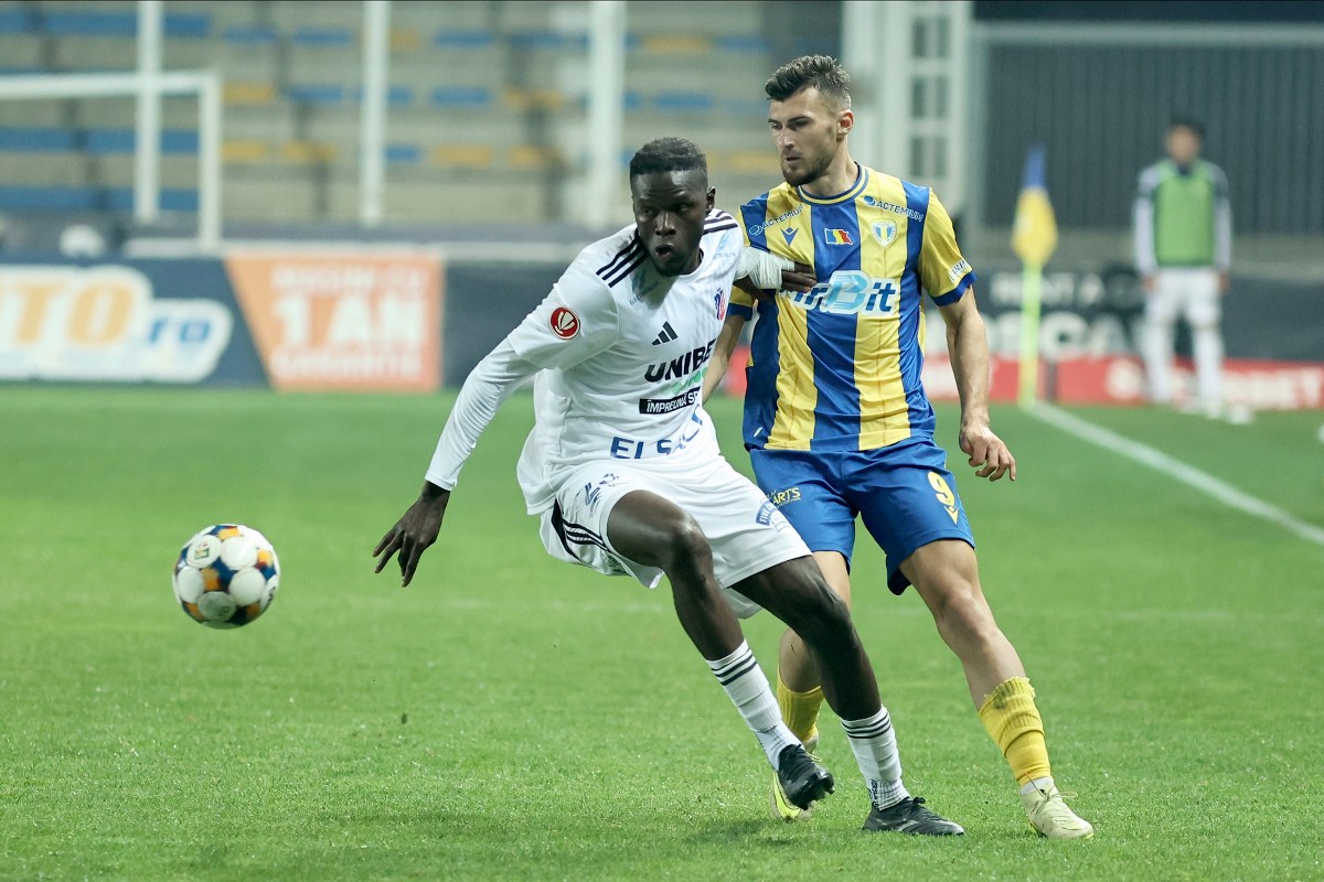 Pape Diaw – Adi Chica Rosa_1200x800