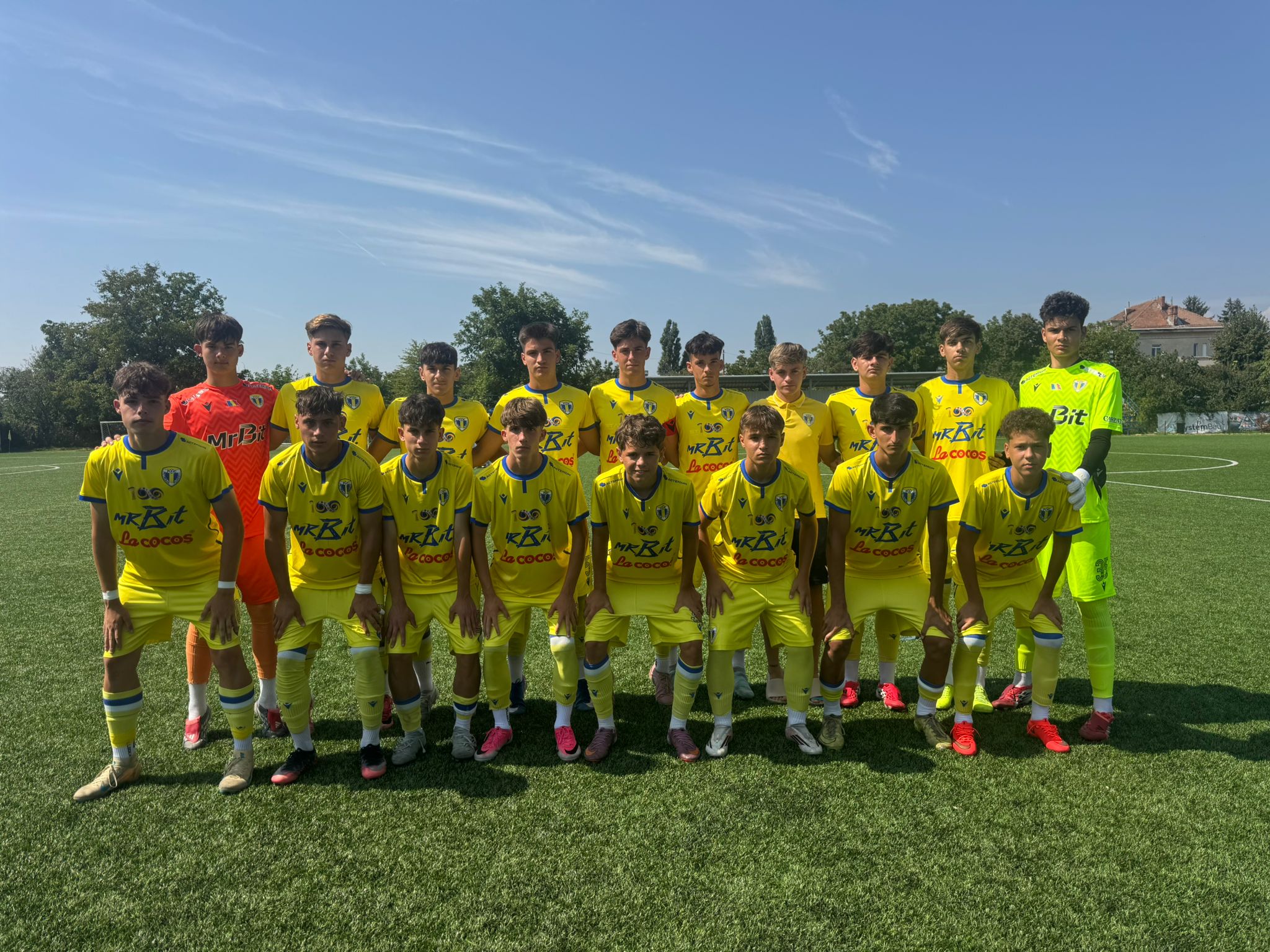 u17